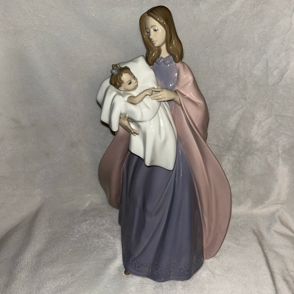 Lladro NAO Spain - Woman With Child - Mothers Touch Figurine #1300